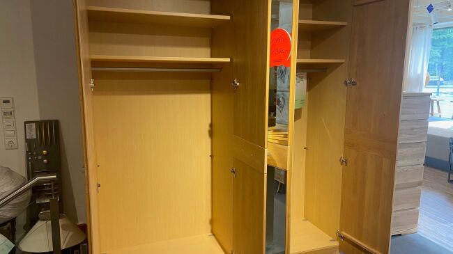 Schrank offen